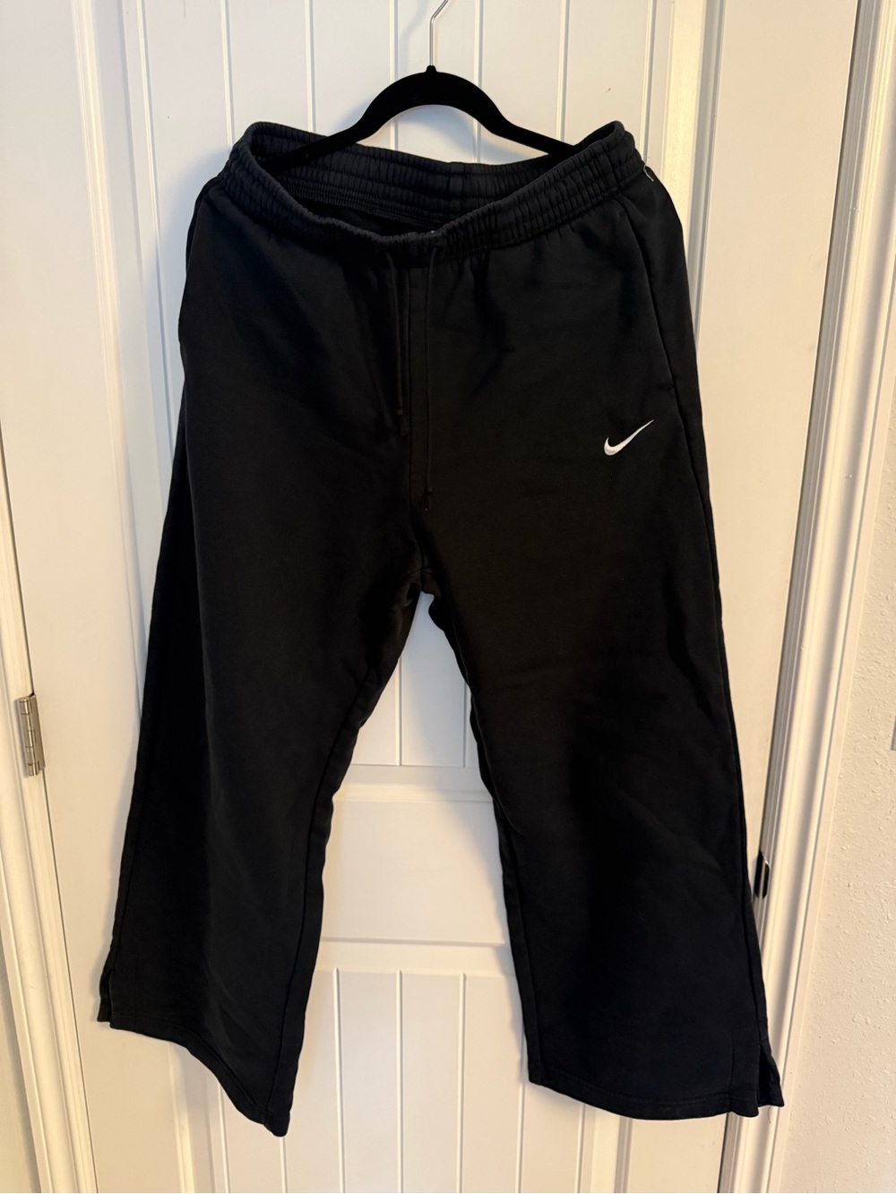 Nike women’s large Black wide leg Sweatpants with Swoosh